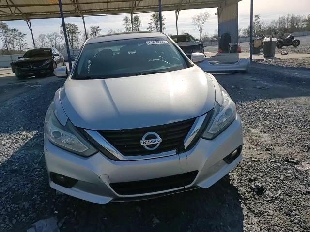 2016 Nissan Altima - Image 11