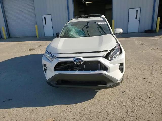 2021 Toyota RAV 4 - Image 12