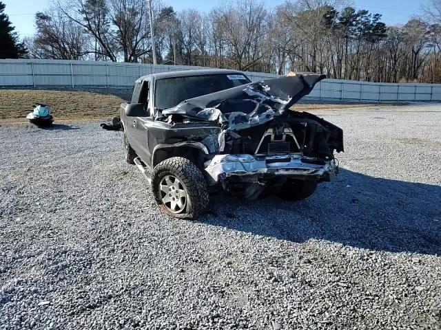 2003 Chevrolet Silverado - Image 10