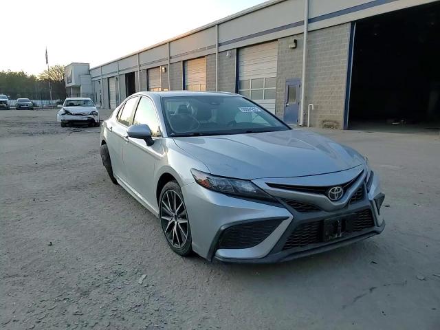 2021 Toyota Camry - Image 11