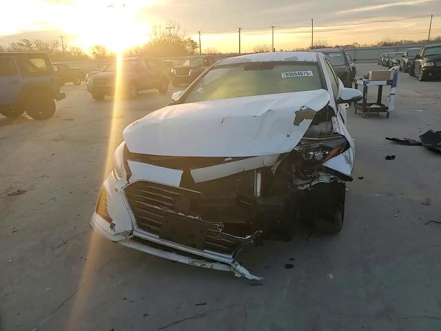 2018 Hyundai Sonata - Image 10