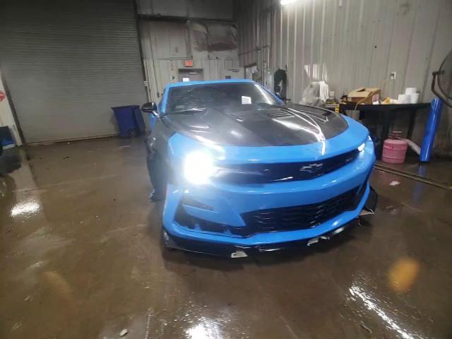 2022 Chevrolet Camaro - Image 14