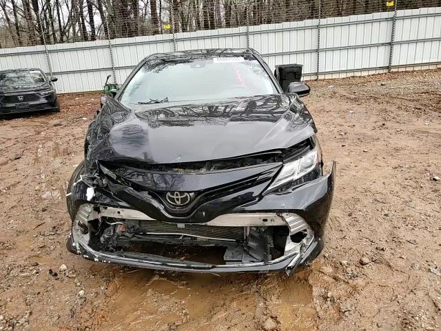 2018 Toyota Camry - Image 10