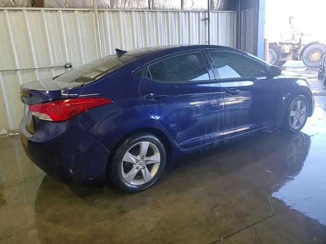 2012 Hyundai Elantra - Image 13