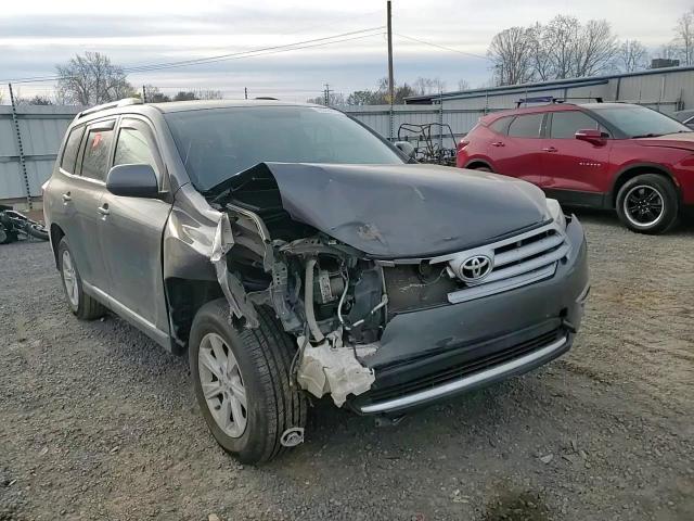 2013 Toyota Highlander - Image 11