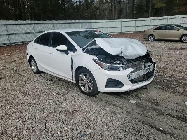 2019 Chevrolet Cruze - Image 10