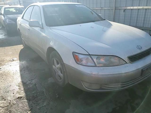 1997 Lexus ES - Image 10