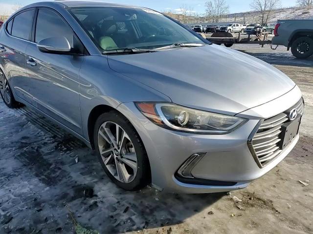 2017 Hyundai Elantra - Image 13