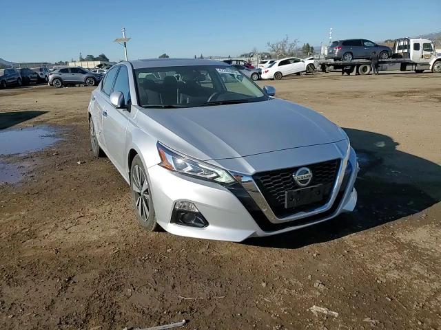 2019 Nissan Altima - Image 11