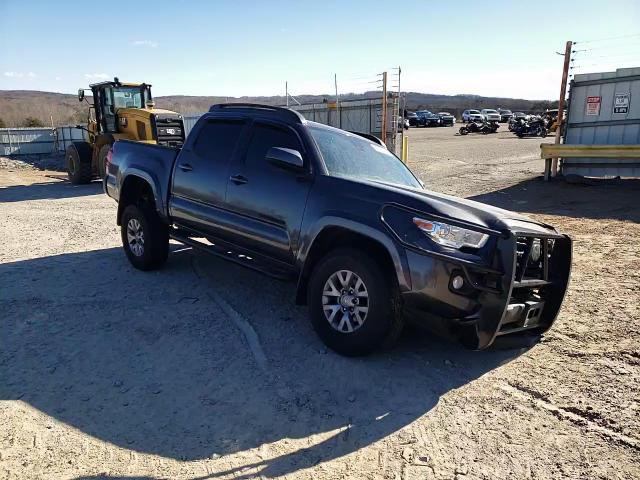2019 Toyota Tacoma - Image 10