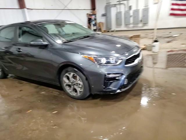 2020 Kia Forte - Image 13