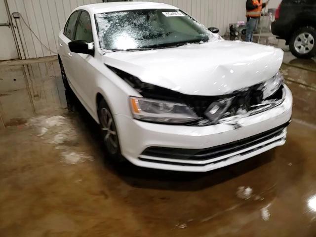 2016 Volkswagen Jetta - Image 13