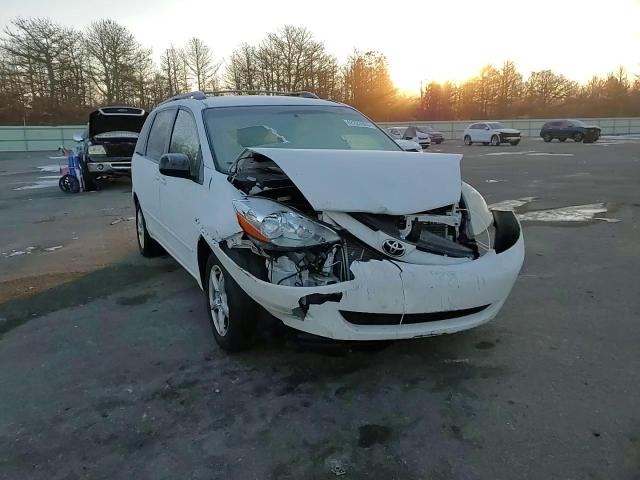 2006 Toyota Sienna - Image 11