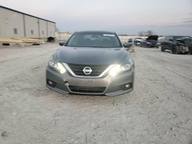2017 Nissan Altima - Image 11