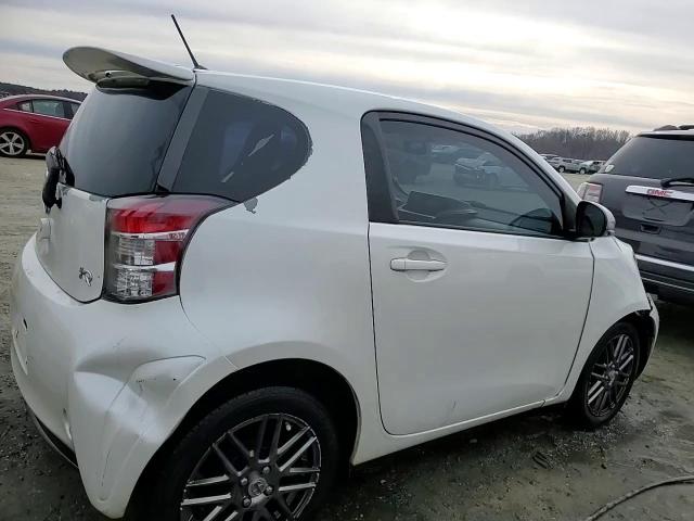 2012 Toyota iQ - Image 13