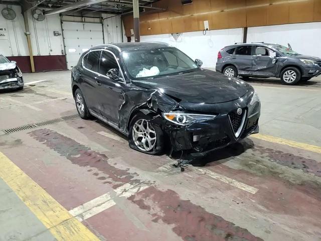 2018 Alfa Romeo Stelvio - Image 12