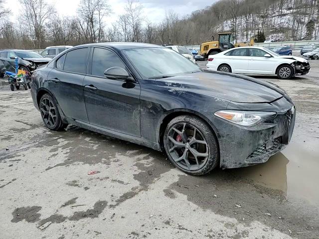 2020 Alfa Romeo Giulia - Image 10