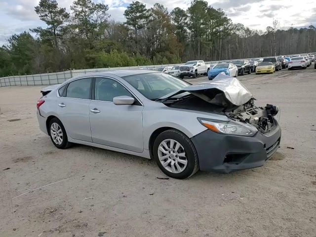 2017 Nissan Altima - Image 10