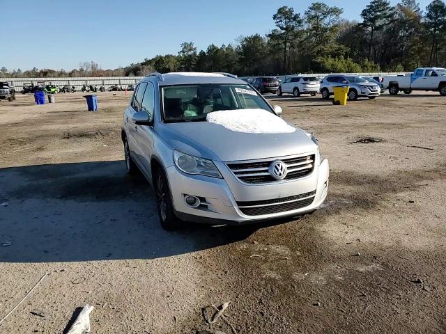 2010 Volkswagen Tiguan - Image 12