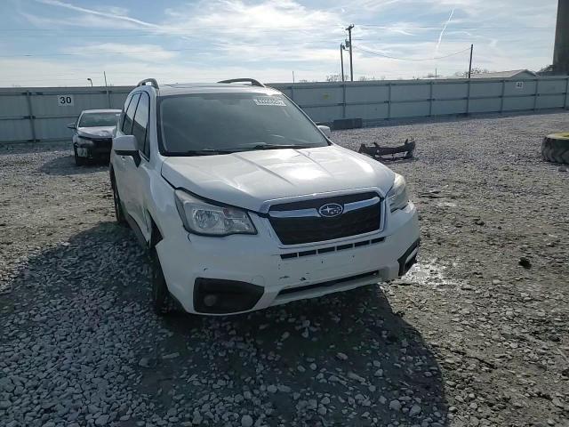 2017 Subaru Forester - Image 12
