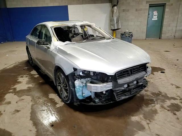 2019 Lincoln MKZ - Image 11