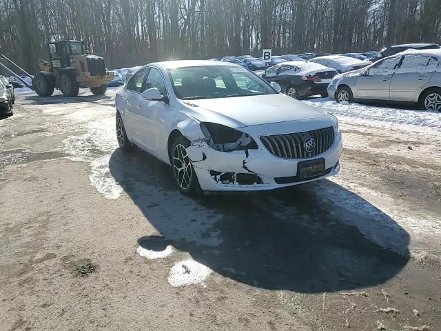 2017 Buick Regal - Image 14