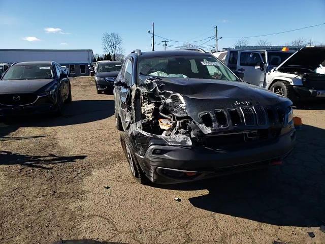 2019 Jeep Cherokee - Image 11