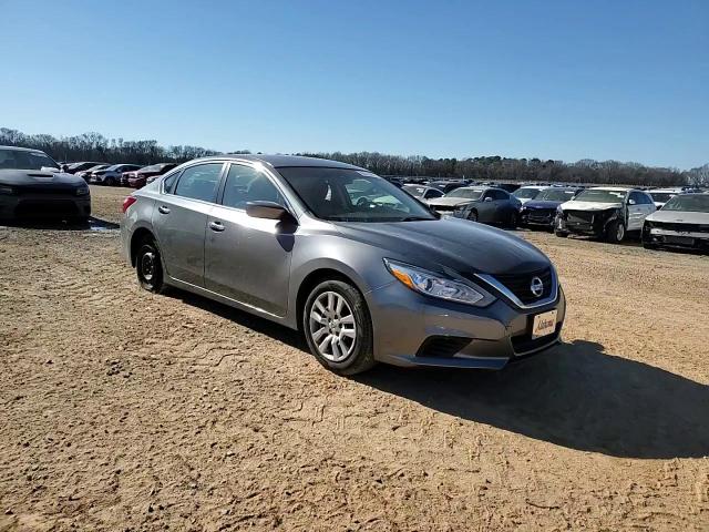 2016 Nissan Altima - Image 10