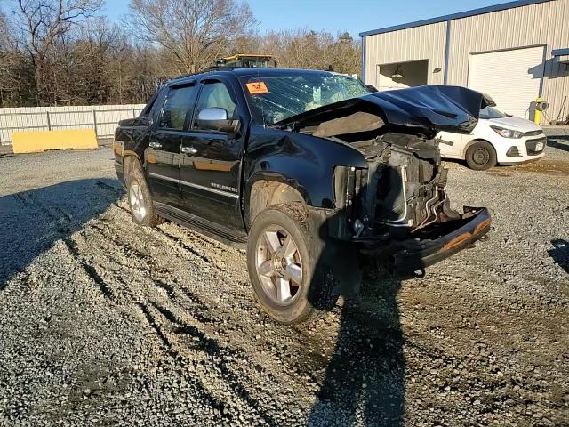 2013 Chevrolet Avalanche - Image 11