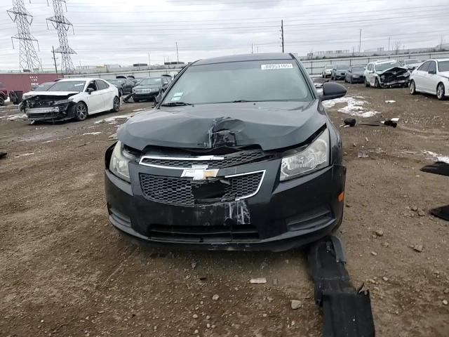 2013 Chevrolet Cruze - Image 11