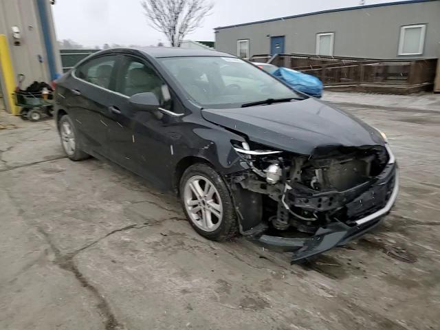 2018 Chevrolet Cruze - Image 13