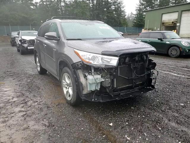 2016 Toyota Highlander - Image 12