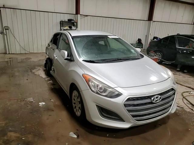 2016 Hyundai Elantra - Image 14