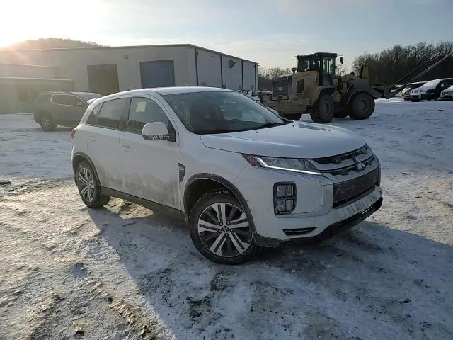 2021 Mitsubishi Outlander - Image 14