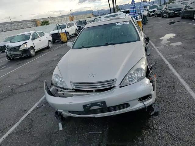 2003 Lexus ES - Image 11
