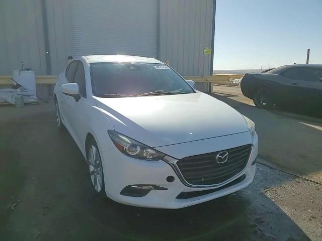2017 Mazda 3 - Image 13
