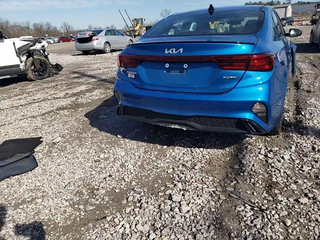 2023 Kia Forte - Image 11