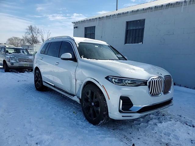 2022 BMW X7 - Image 14