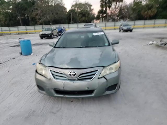 2010 Toyota Camry - Image 10