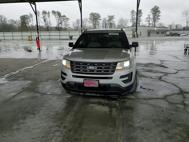 2017 Ford Explorer - Image 11