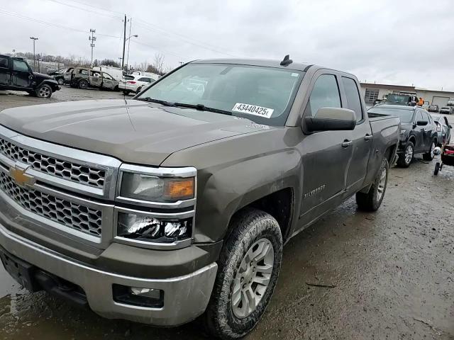 2015 Chevrolet Silverado - Image 10