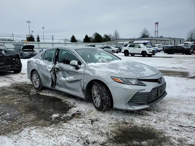 2022 Toyota Camry - Image 11