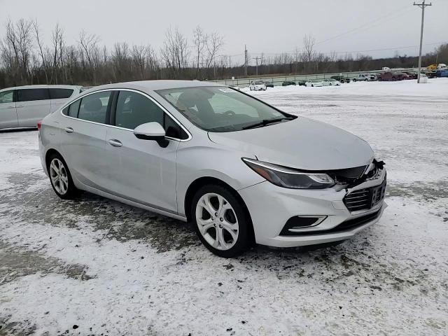 2016 Chevrolet Cruze - Image 13