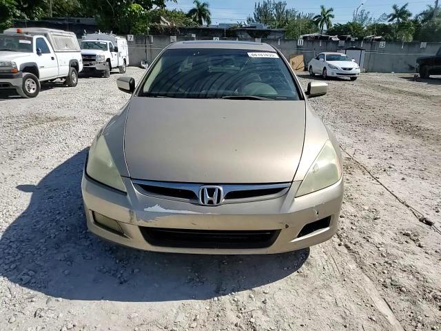 2004 Honda Accord - Image 13