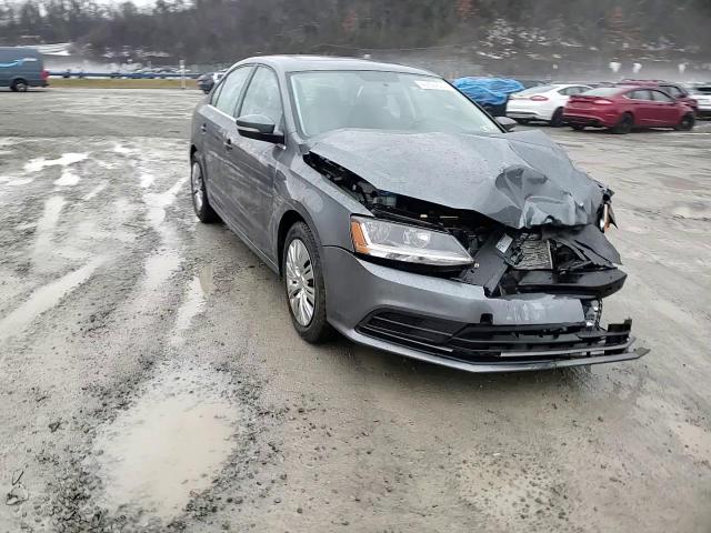 2017 Volkswagen Jetta - Image 13