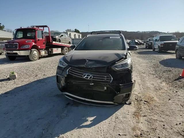 2018 Hyundai Santa Fe - Image 12