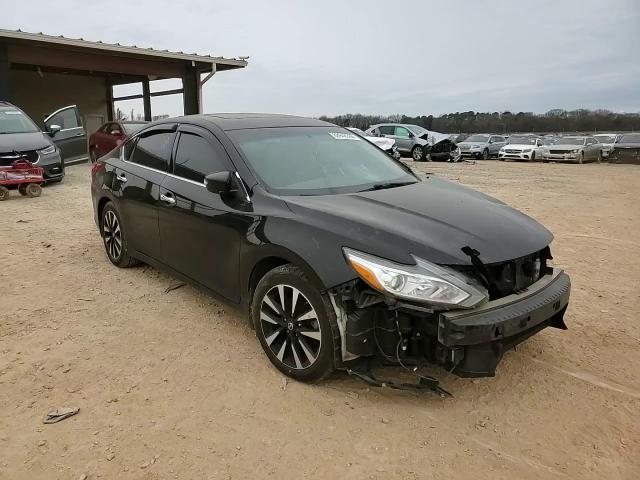 2018 Nissan Altima - Image 10
