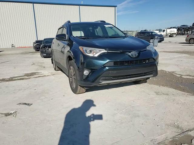2017 Toyota RAV 4 - Image 12