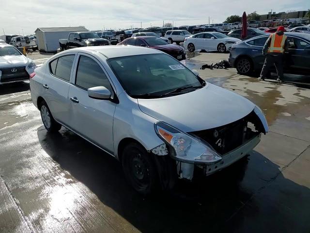 2017 Nissan Versa - Image 13