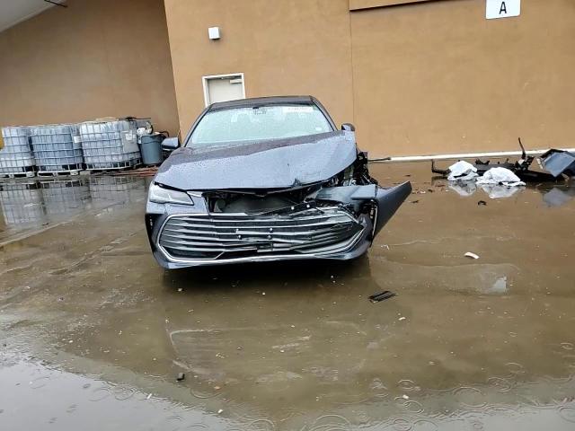 2019 Toyota Avalon - Image 10